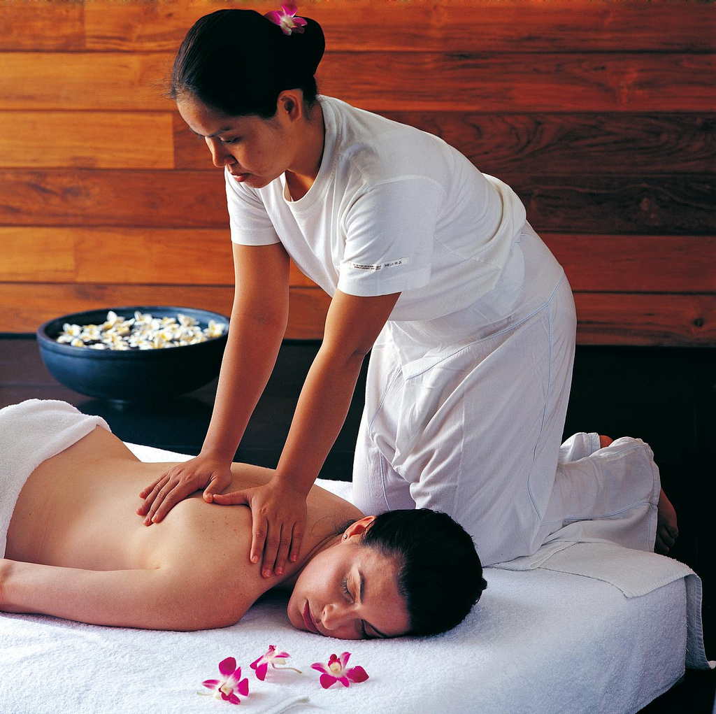 ماساژ تایلندی